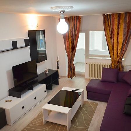 Dracula Adventure Tours Accommodation Bucarest Exterior foto
