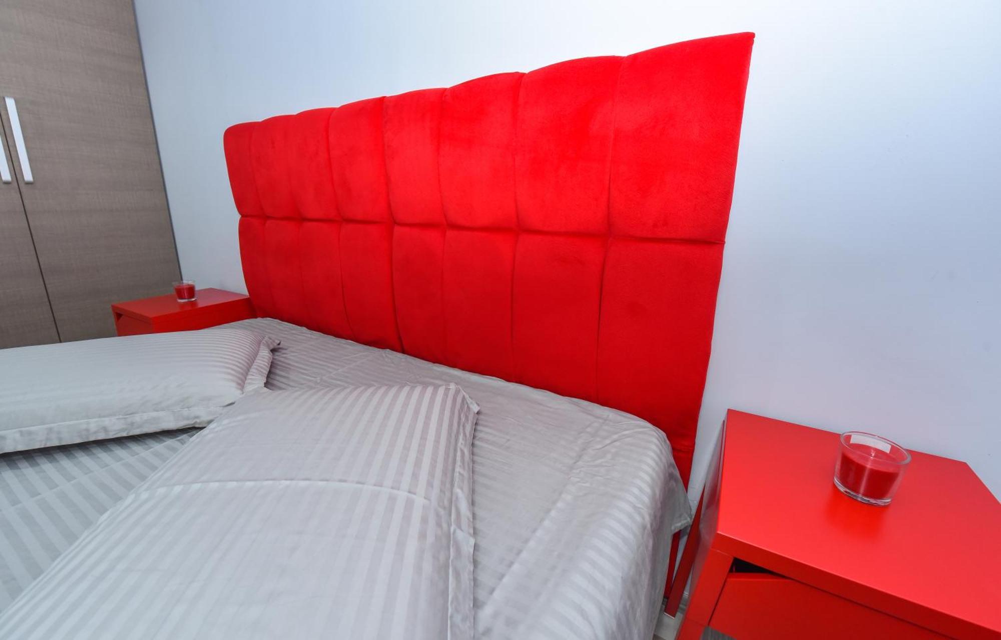 Dracula Adventure Tours Accommodation Bucarest Exterior foto