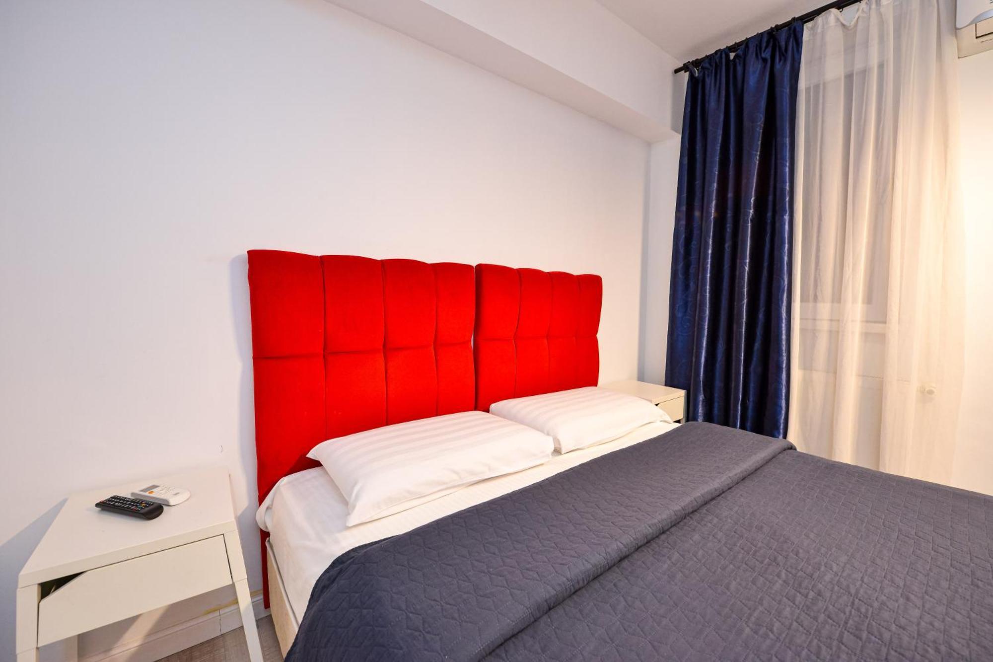 Dracula Adventure Tours Accommodation Bucarest Exterior foto
