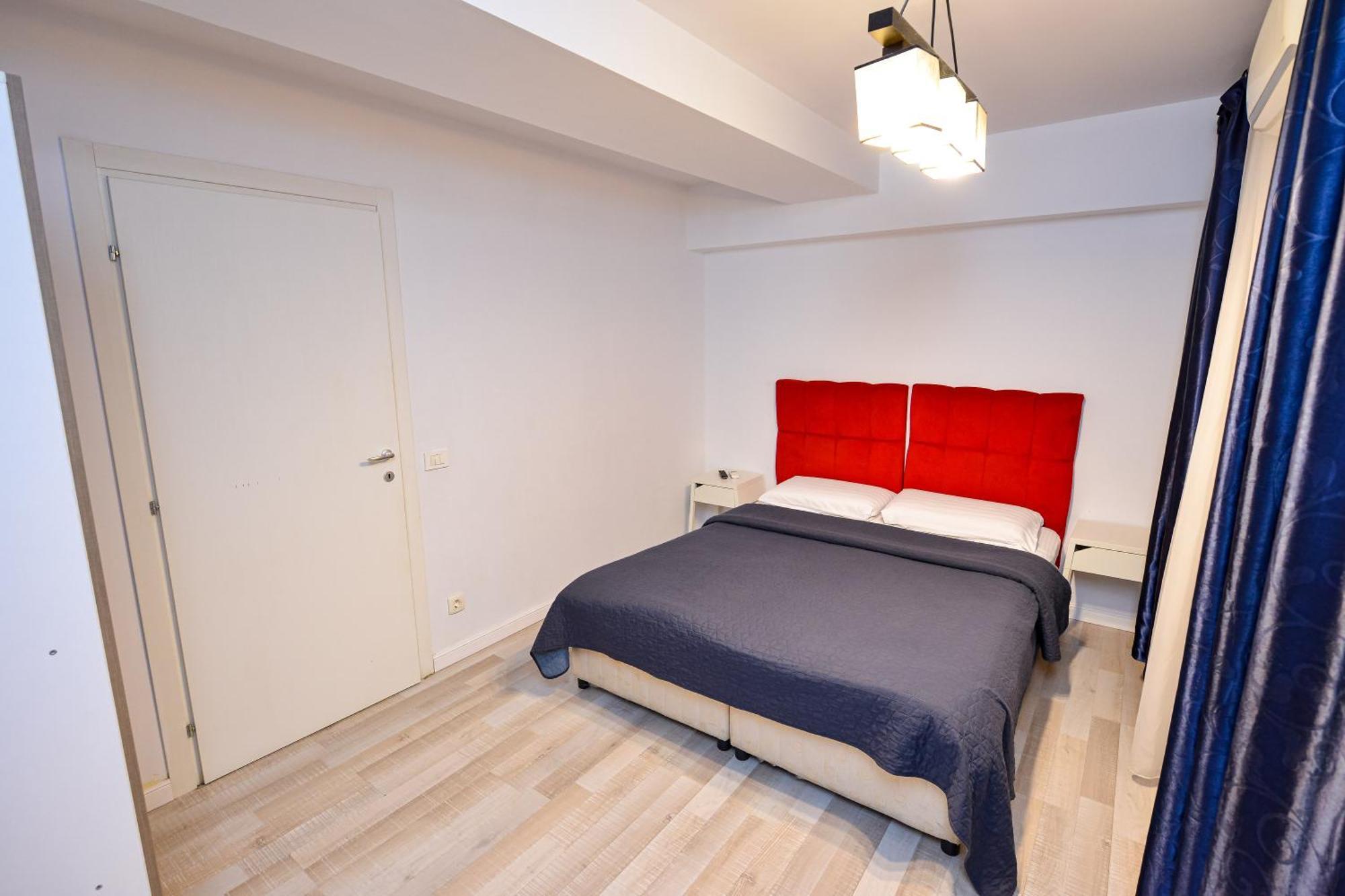 Dracula Adventure Tours Accommodation Bucarest Exterior foto