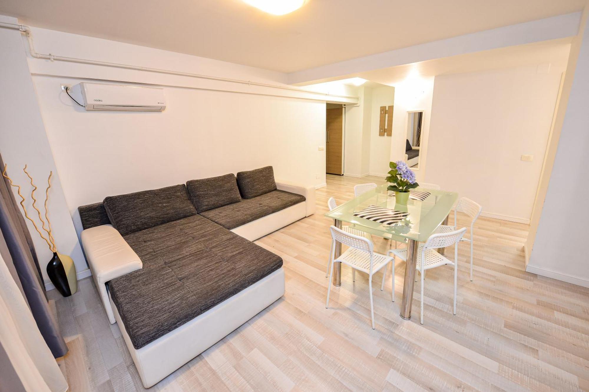 Dracula Adventure Tours Accommodation Bucarest Exterior foto