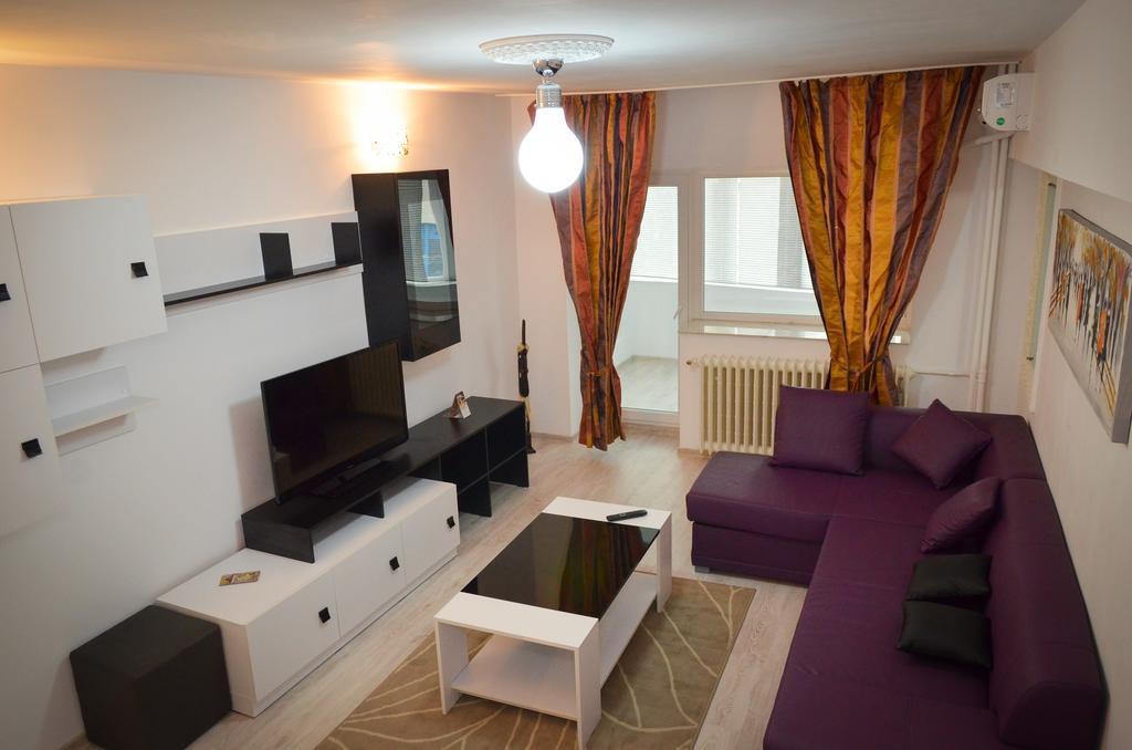 Dracula Adventure Tours Accommodation Bucarest Exterior foto